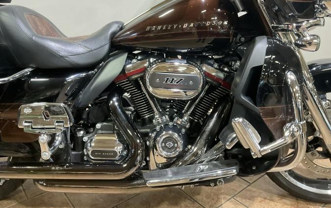 2019 Harley-Davidson® CVO™FLHTKSE Limited Auburn Sunglo & Black Hole with Rich Bourbon FLHTKSE