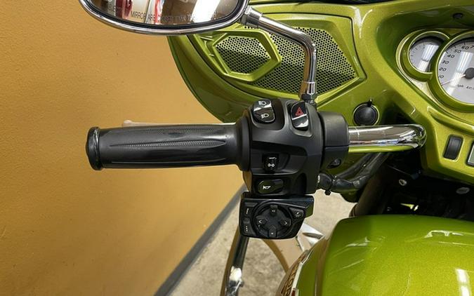2015 Victory Motorcycles Magnum Plasma Lime With Silver