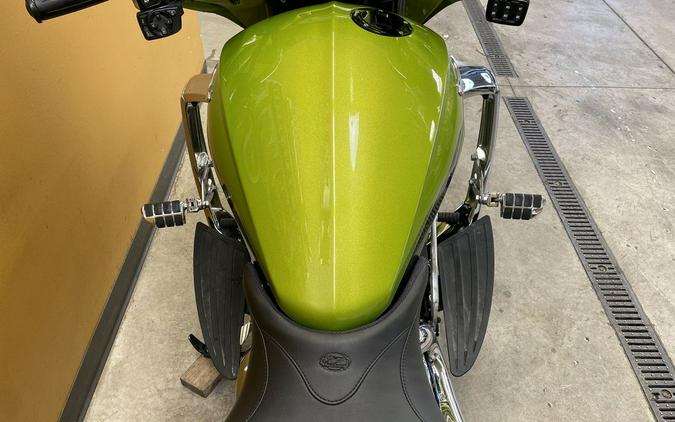 2015 Victory Motorcycles® Magnum™ Plasma Lime with Silver