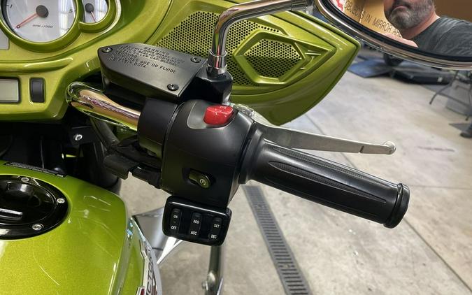 2015 Victory Motorcycles® Magnum™ Plasma Lime with Silver