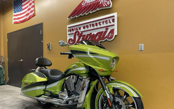 2015 Victory Motorcycles Magnum Plasma Lime With Silver