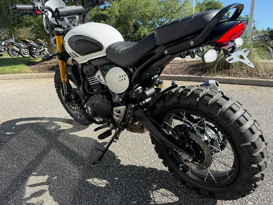 2026 Triumph Scrambler 400 XC