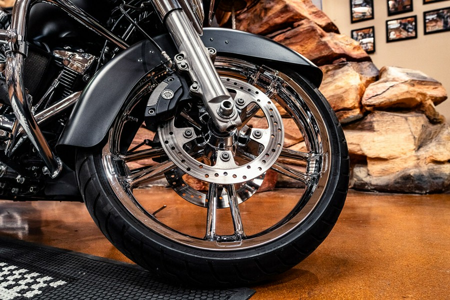 2017 Harley-Davidson Street Glide Special