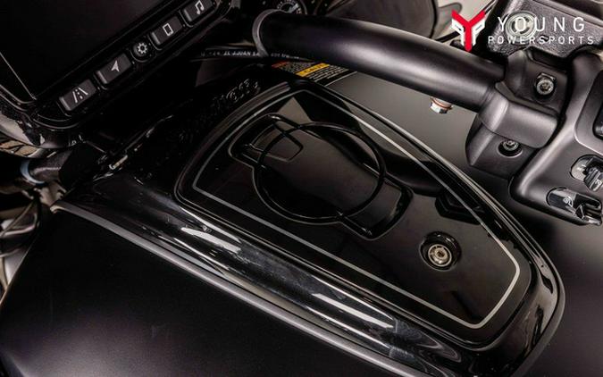 2025 Indian Pursuit Dark Horse Black Smoke