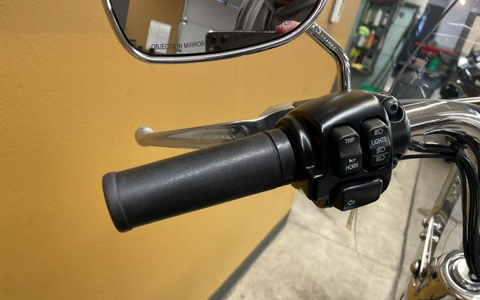 2013 Harley-Davidson® FLD - Dyna® Switchback™