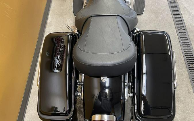 2013 Harley-Davidson® FLD - Dyna® Switchback™