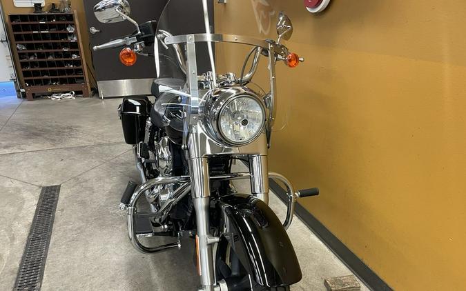 2013 Harley-Davidson® FLD - Dyna® Switchback™