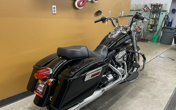 2013 Harley-Davidson® FLD - Dyna® Switchback™