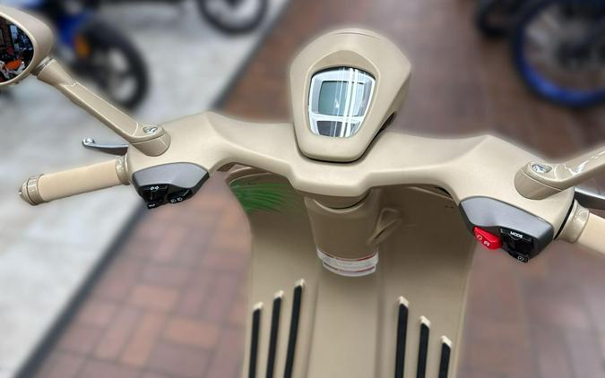 2024 Vespa 946 DRAGON 150