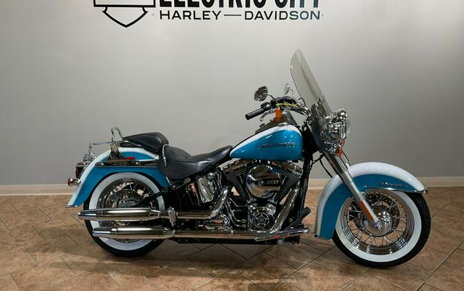 2017 Harley-Davidson Softail Dlx Crushed Ice Pearl/Frosted Teal Pearl FLSTN