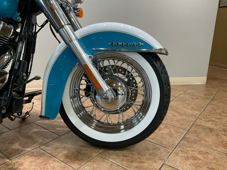 2017 Harley-Davidson Softail Dlx Crushed Ice Pearl/Frosted Teal Pearl FLSTN