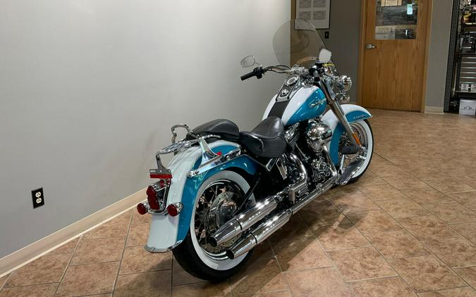 2017 Harley-Davidson Softail Dlx Crushed Ice Pearl/Frosted Teal Pearl FLSTN