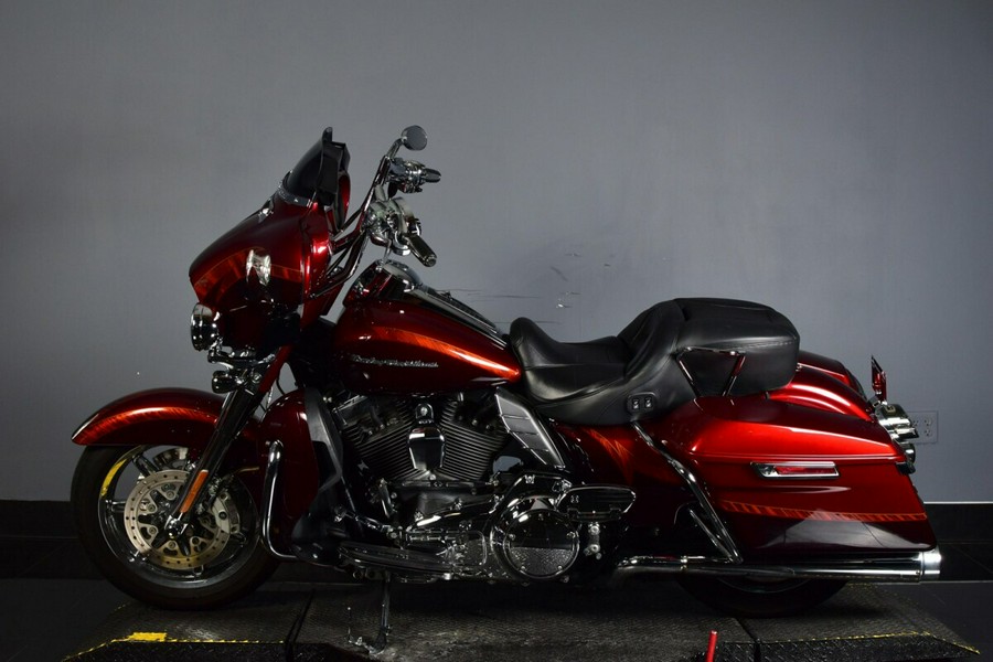 2014 Harley-Davidson® CVO™ Electra Glide Ultra Limited®