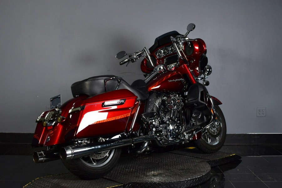 2014 Harley-Davidson® CVO™ Electra Glide Ultra Limited®