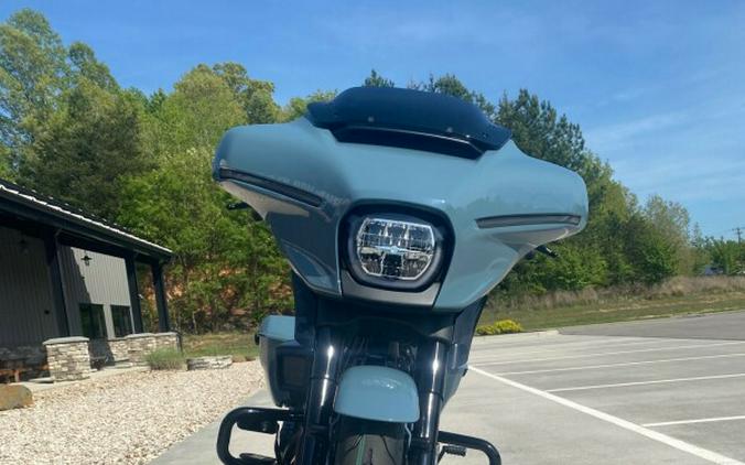 2024 Harley-Davidson Street Glide® Billiard Gray