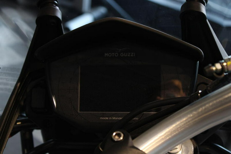 2023 Moto Guzzi V85 TT Travel
