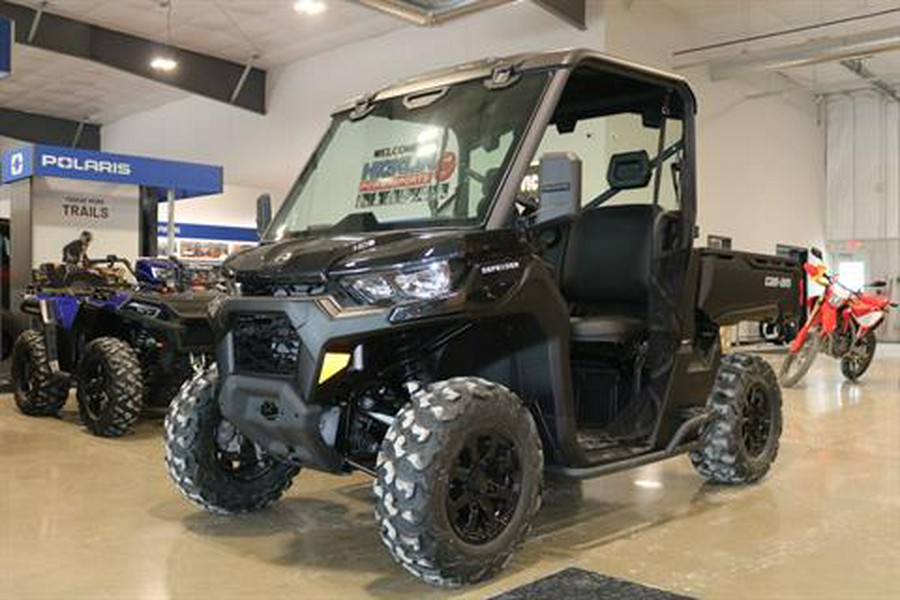 2025 Can-Am Defender DPS HD9
