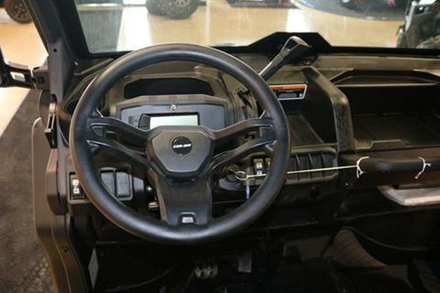 2025 Can-Am Defender DPS HD9