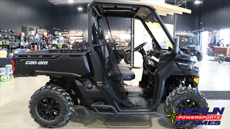 2025 Can-Am Defender DPS HD9