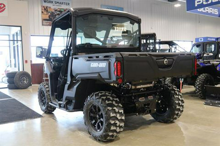 2025 Can-Am Defender DPS HD9