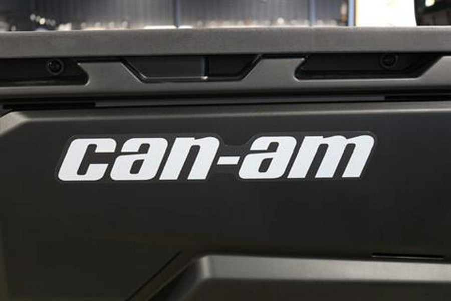 2025 Can-Am Defender DPS HD9
