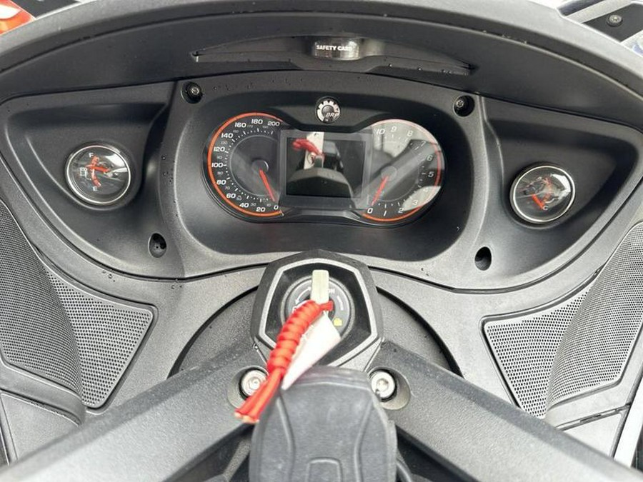 2016 Can-Am® Spyder® RT-S 6-Speed Manual (SM6)