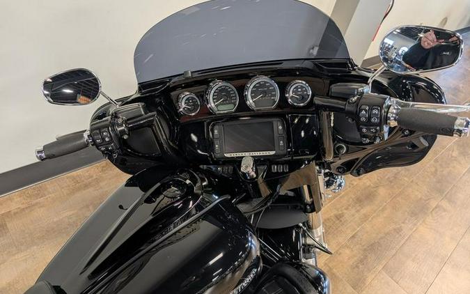 2016 Harley-Davidson® FLHTKL - Ultra Limited Low