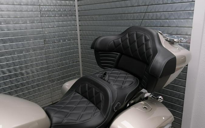 2026 INDIAN MOTORCYCLE PURSUIT LIMITED WITH 112 PACKAGE