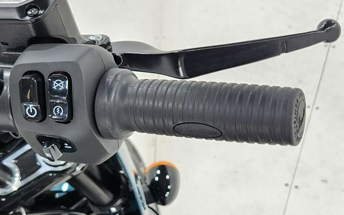 2025 Indian Motorcycle® Sport Chief Cascade Green Metallic