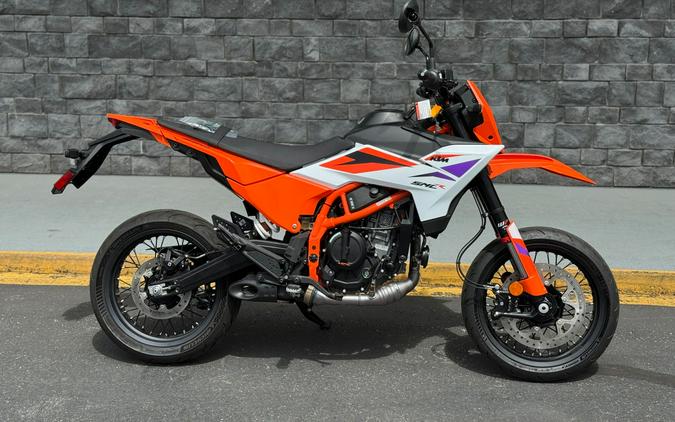 2025 KTM 390 SMC R