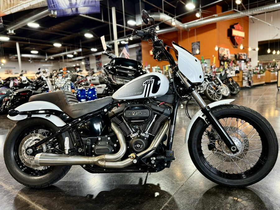 2021 Harley-Davidson® Street Bob® 114 Stone Washed White Pearl