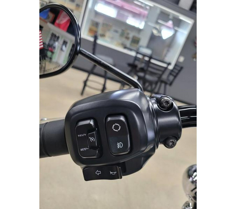 2026 Harley-Davidson® FLHC - Heritage Classic