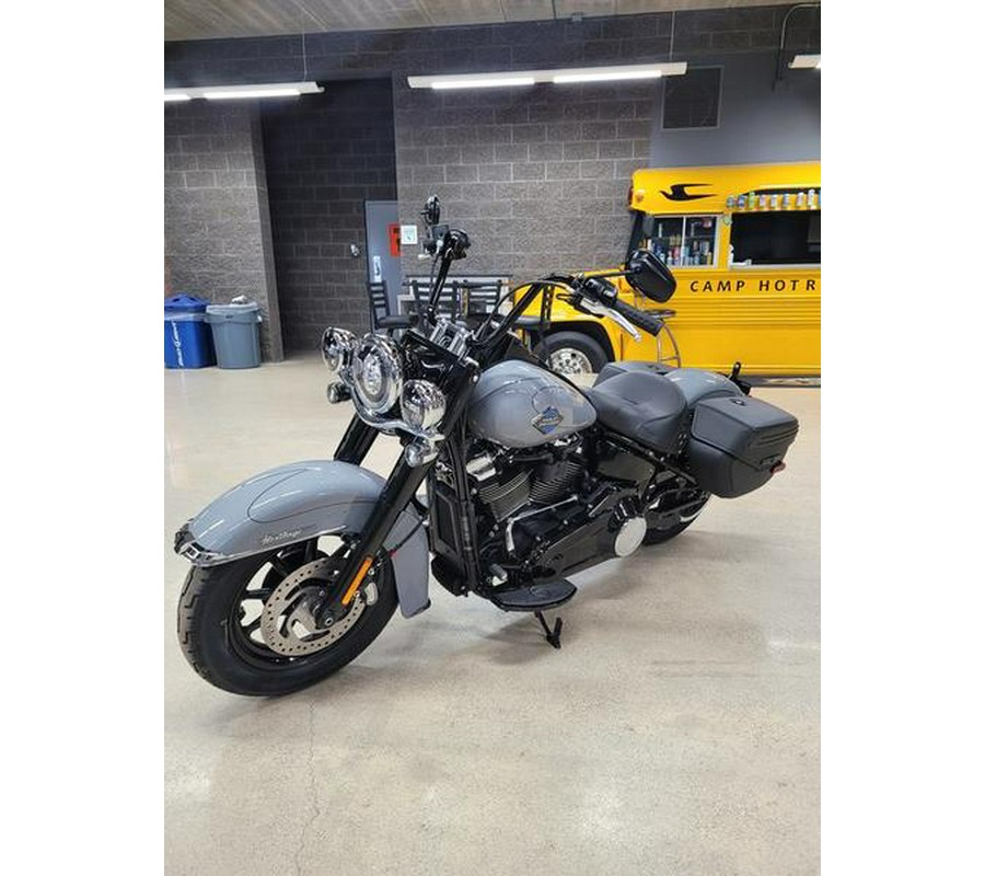 2026 Harley-Davidson® FLHC - Heritage Classic