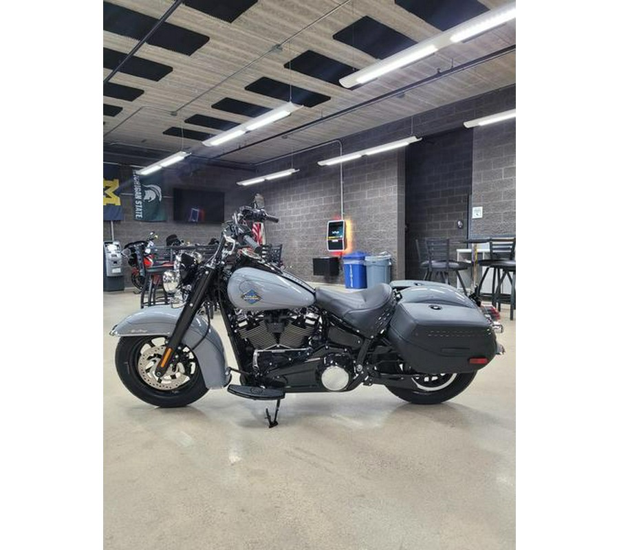 2026 Harley-Davidson® FLHC - Heritage Classic