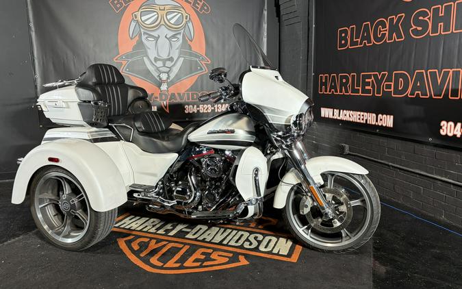 2020 Harley-Davidson® CVO™ Tri Glide® FLHTCUTGSE