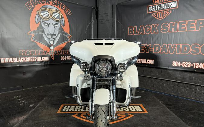 2020 Harley-Davidson® CVO™ Tri Glide® FLHTCUTGSE