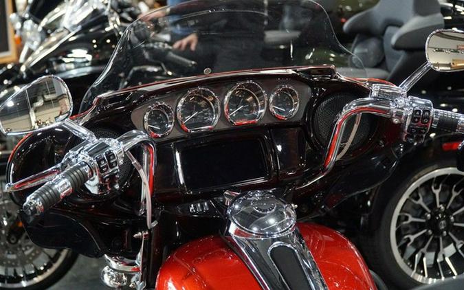 2021 Harley-Davidson Trike FLHTCUTGSE - CVO Tri Glide