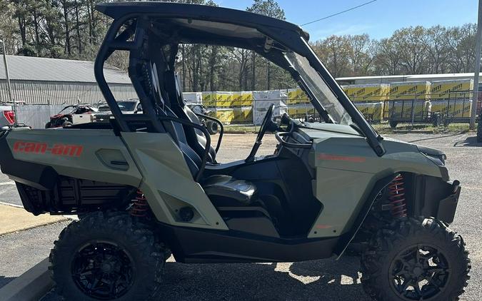 2019 Can-Am® Commander™ DPS™ 800R