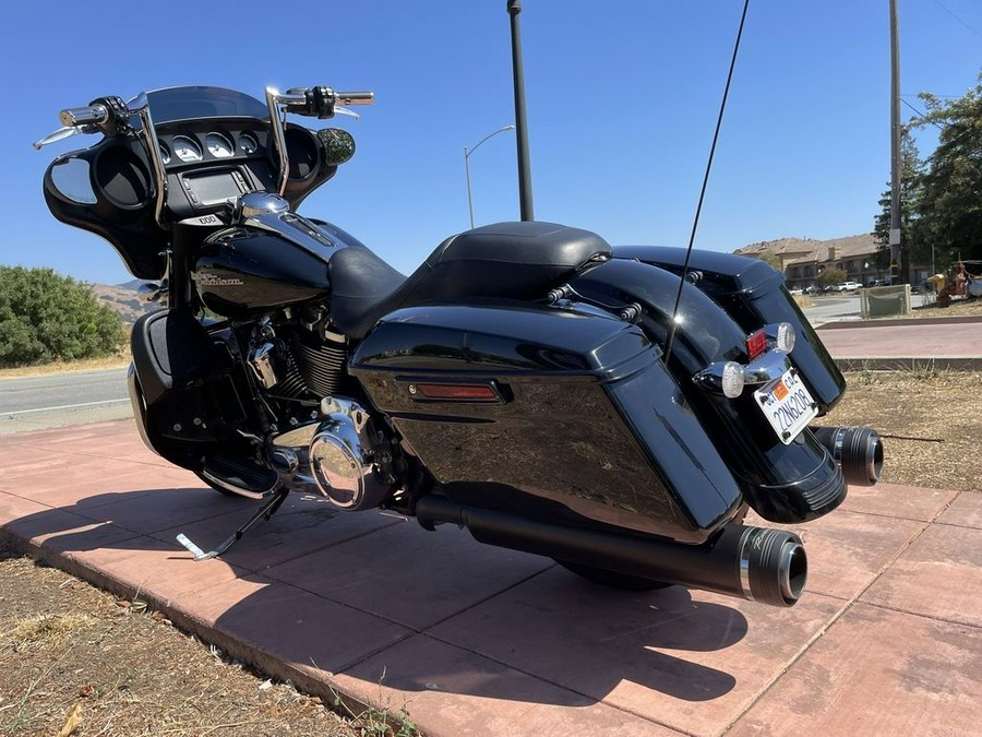 2018 Harley-Davidson® FLHX - Street Glide®