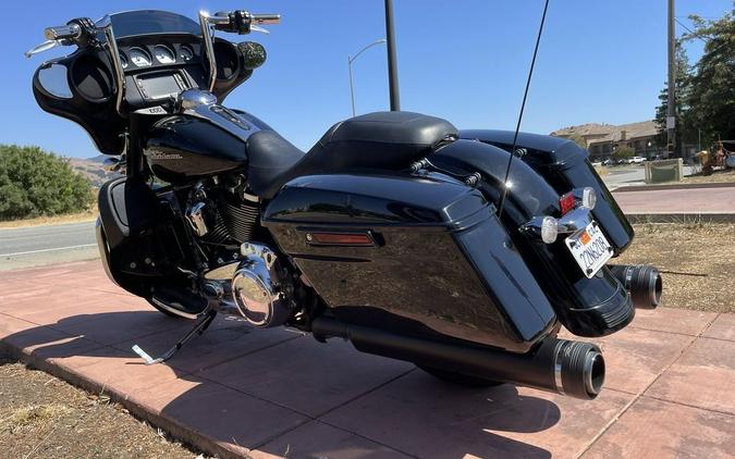 2018 Harley-Davidson® FLHX - Street Glide®