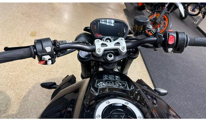 2025 Triumph Street Triple 765 RS