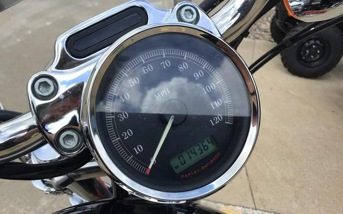 2008 Harley-Davidson® XL 1200C - Sportster® 1200 Custom