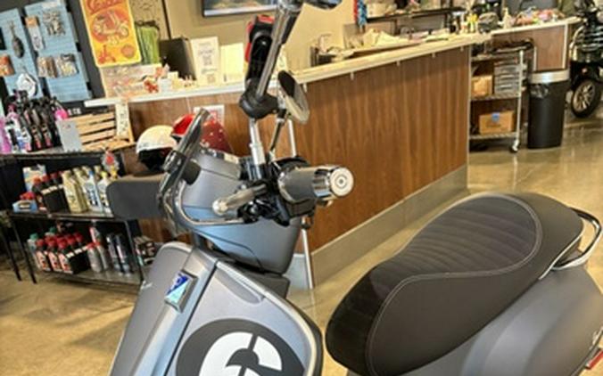 2022 Vespa Sei Giorni 300 II Edition