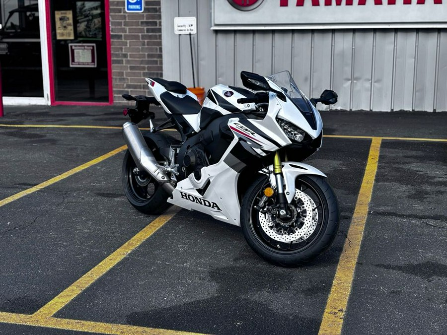 2026 Honda CBR1000RR Base