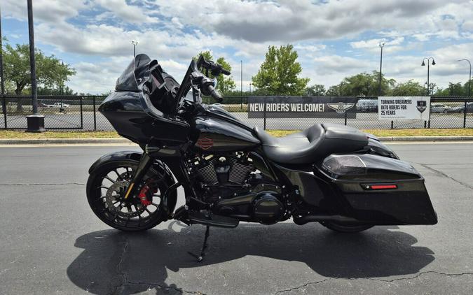FLTRXS 2019 Road Glide Special