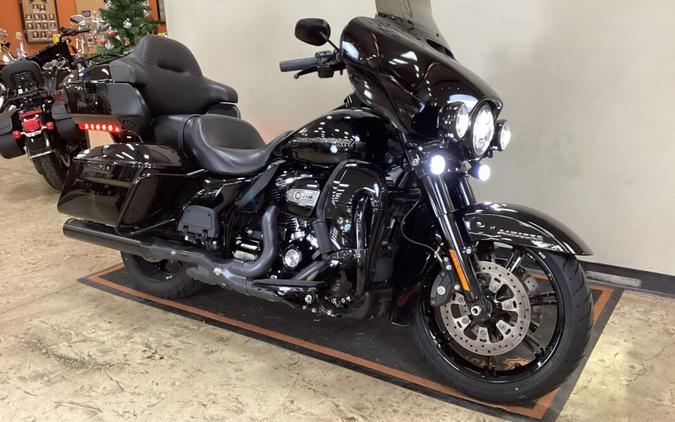 2020 Harley-Davidson Ultra Limited Black FLHTK