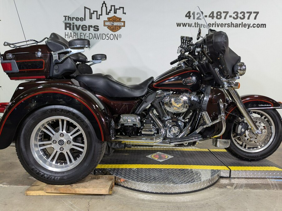 2011 Harley-Davidson Tri Glide Ultra Classic® Two-Tone Merlot Sunglo/Vivid B