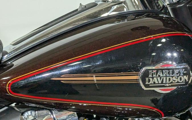 2011 Harley-Davidson Tri Glide Ultra Classic® Two-Tone Merlot Sunglo/Vivid B