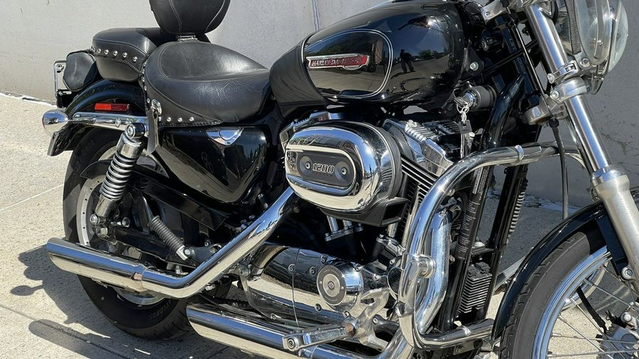 2010 Harley-Davidson® XL1200C - Sportster® 1200 Custom