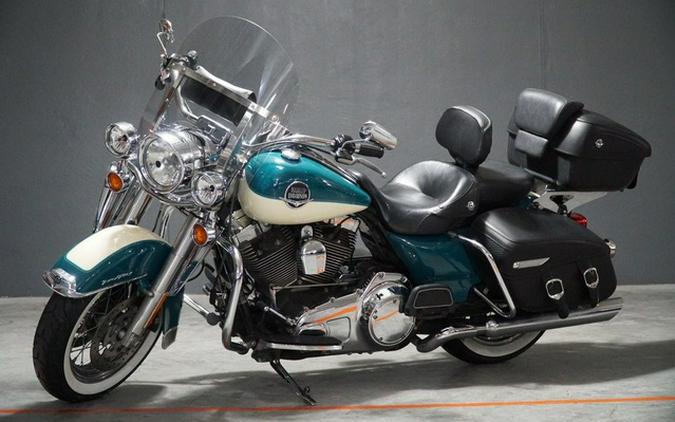 2009 Harley-Davidson Touring FLHRC - Road King Classic